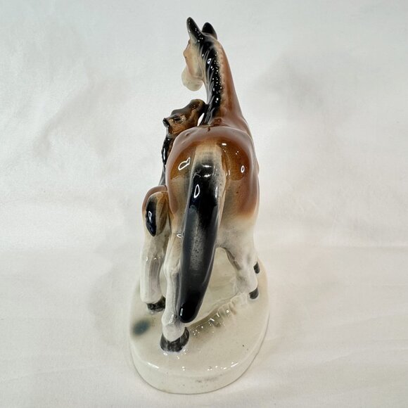 Vintage Porcelain Horse Figurine With Foal Statue Hand Painted Glazed Realistic - Picture 4 of 9